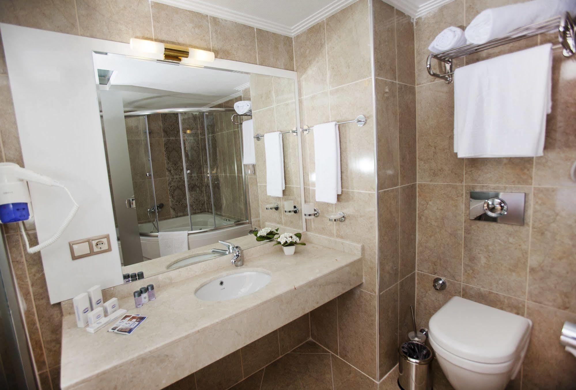 Cukurova Erten Hotel Adana Esterno foto